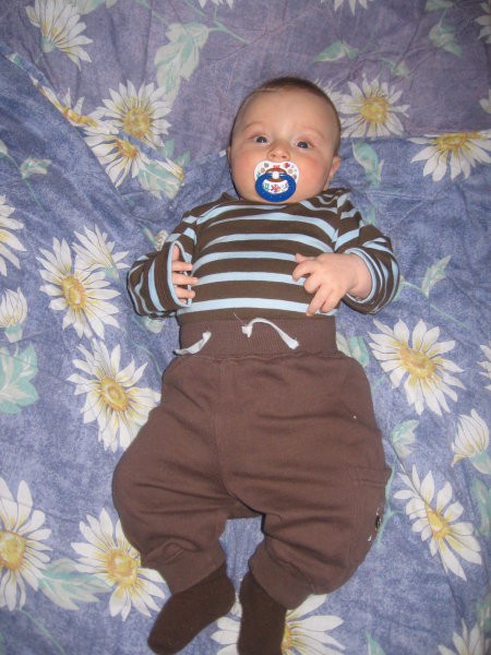 ena manekenska pri štirih mesecih