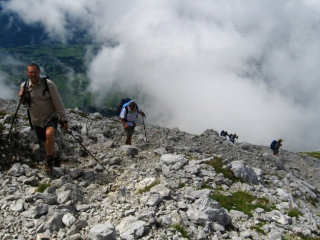 Valvasorjev dom-Prešernova koča-Stol(2236m)-9 - foto