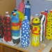 keglji iz plastenk (plastenke so kaširane s časopisnim papirjem in mekolom ter pobarvane s