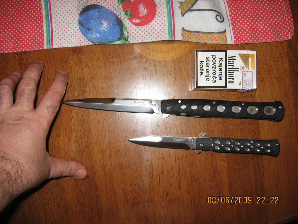 Zbirka nožev in ostalega orodja ... :) - foto povečava