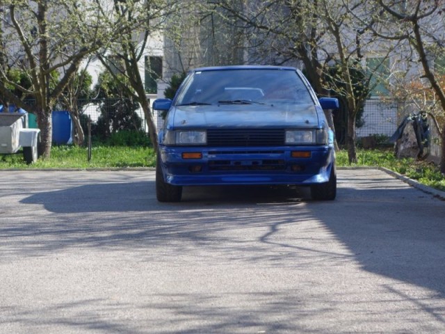 Toyota E80 AE86 Levin . - foto