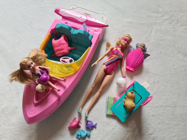 Barbie čoln + ostalo 40 € - foto