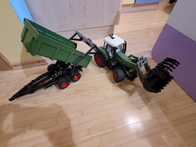 Traktor Bruder fendt