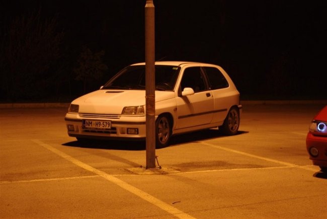 Clio 16v - foto povečava