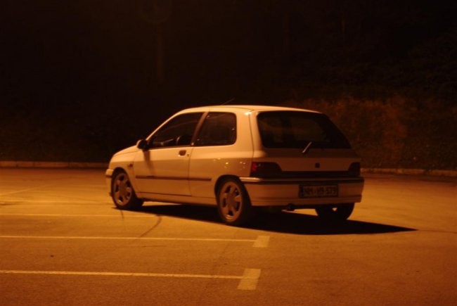 Clio 16v - foto povečava