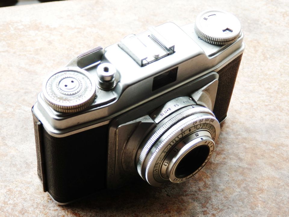 Dodano v zbirko starih fotoaparatov - foto povečava