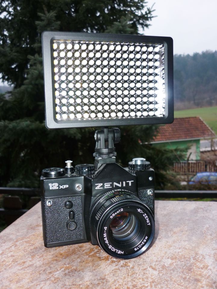 zenit 12XP + 160 LED video light