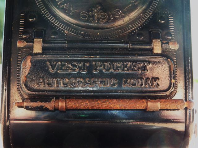 Vest Pocket Kodak Autographic - letnik 1915 - foto
