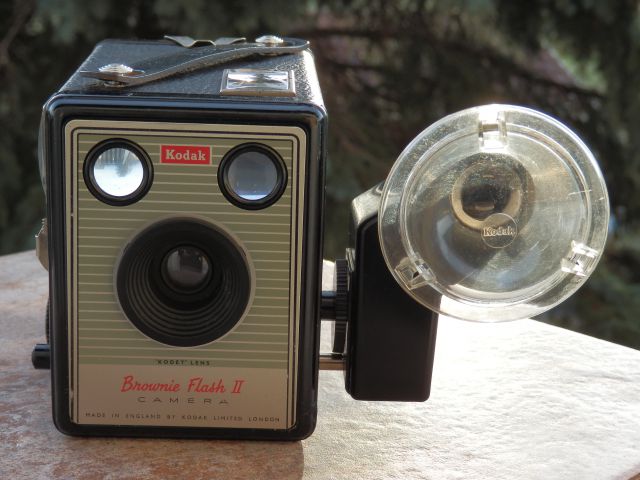 Kodak Brownie Flash + Brownie flasholder 4