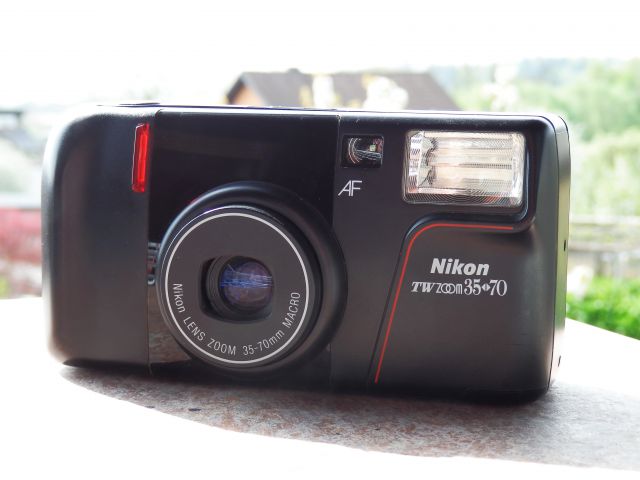 Nikon TW Zoom 35-70 (1990)