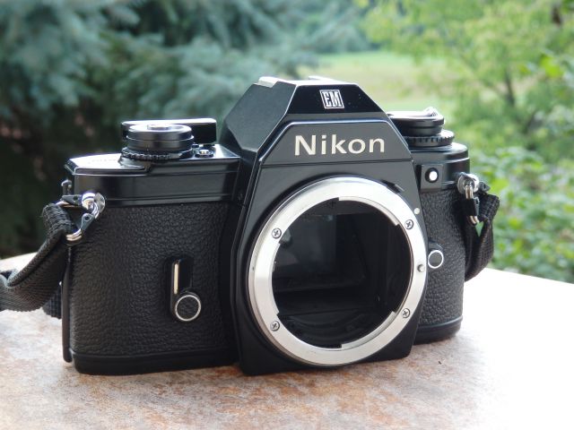 Nikon EM (1979- 1982)