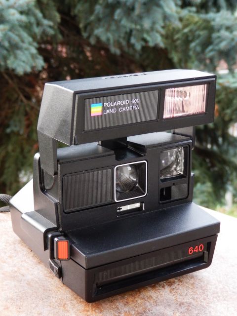 Polaroid 640 land camera