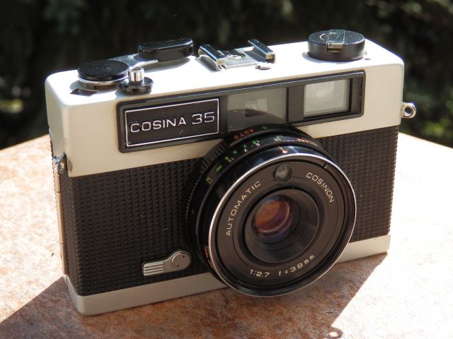 Cosina 35 (1976)