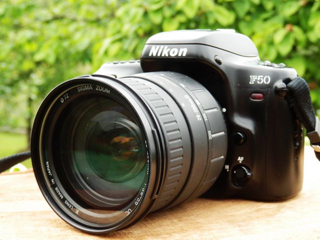 Nikon F50 + Sigma zoom 28-200mm = 60€