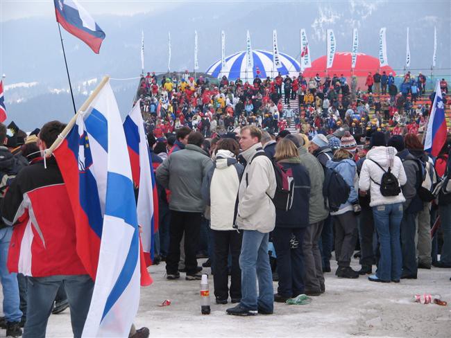 PLANICA 2006 -Poleti 18. marec 2006-ŠD GORENJ - foto povečava