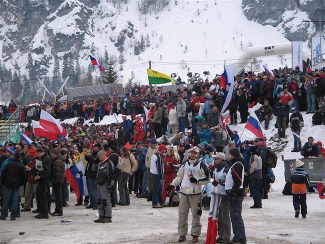 PLANICA 2006 -Poleti 18. marec 2006-ŠD GORENJ - foto povečava