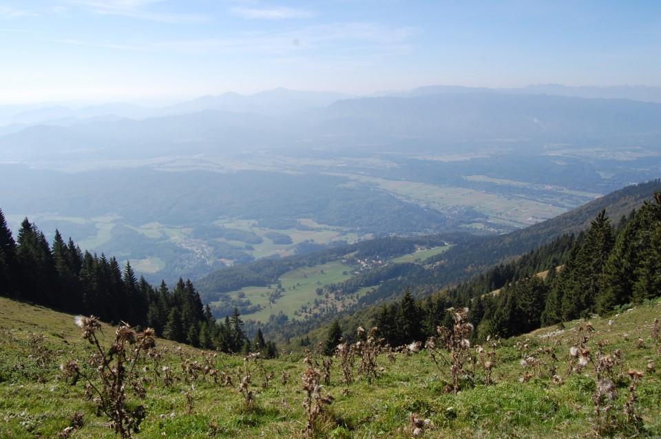 ... pogled na vas Gozd, izhodišče današnje poti