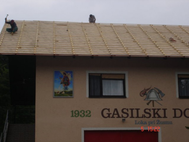 Prenova strehe na gasilskem domu - foto