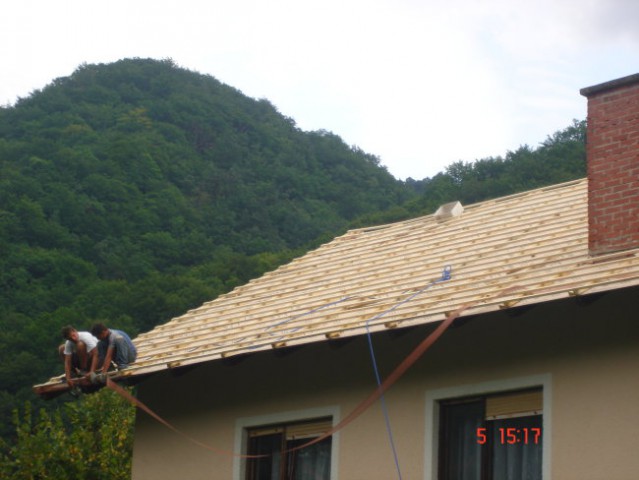 Prenova strehe na gasilskem domu - foto