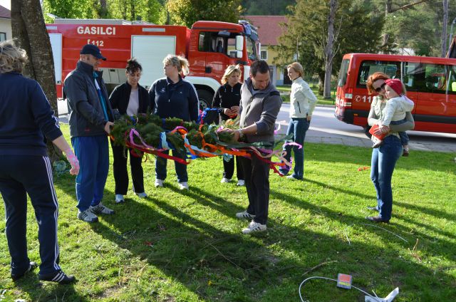 Postavljanje mlaja 2012 - foto