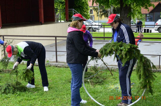 Postavljanje mlaja 2014 - foto