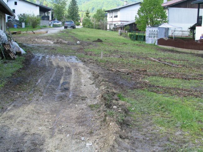 Hudo neurje s točo in poplavami - foto povečava