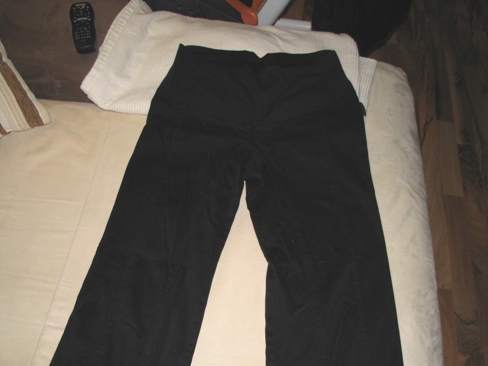 žametne hlače la vie, velikost S(36-38), zelo malo nošene, cena 15 eur