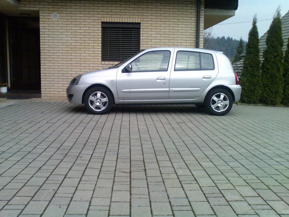 Montaža zvočnikov in car pc  - foto povečava