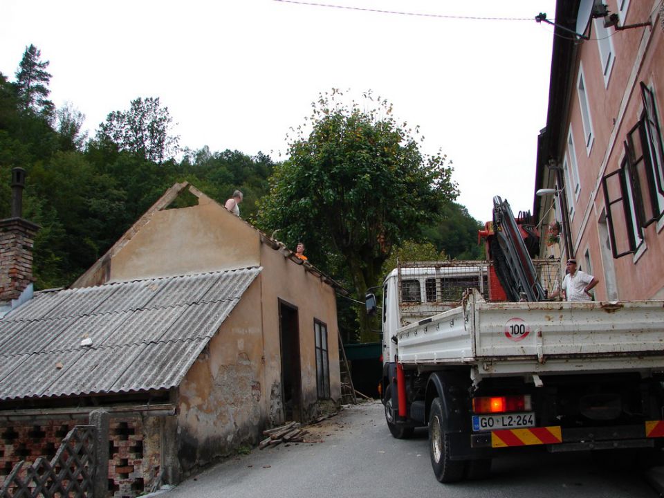 Odkrivanje strehe - foto povečava