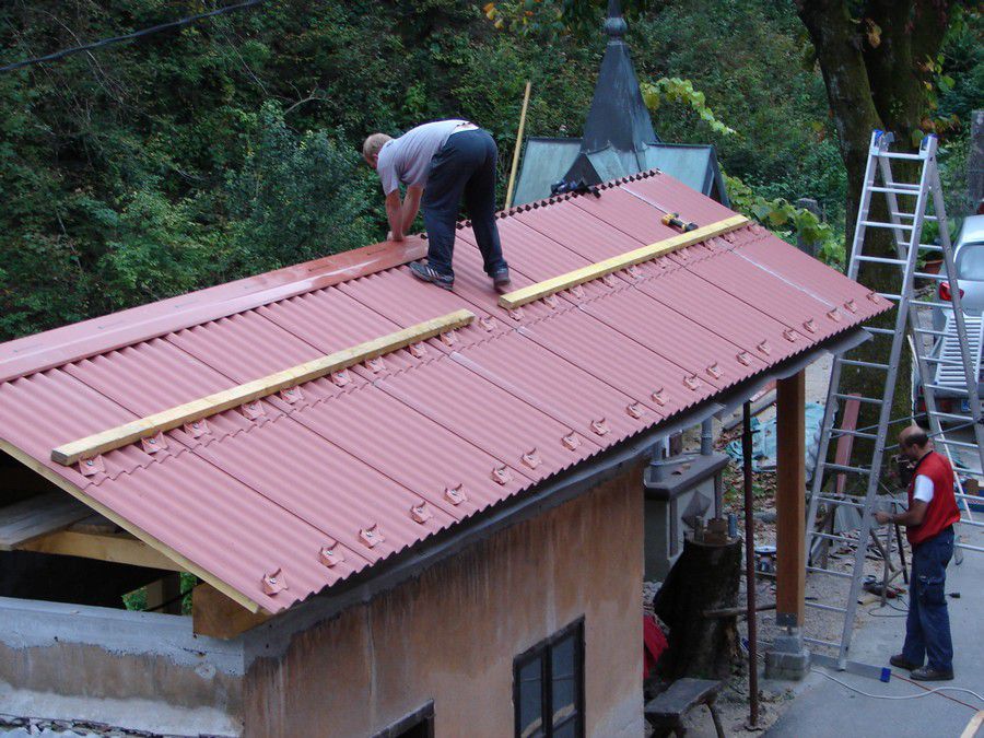 Pokrivanje strehe - foto povečava