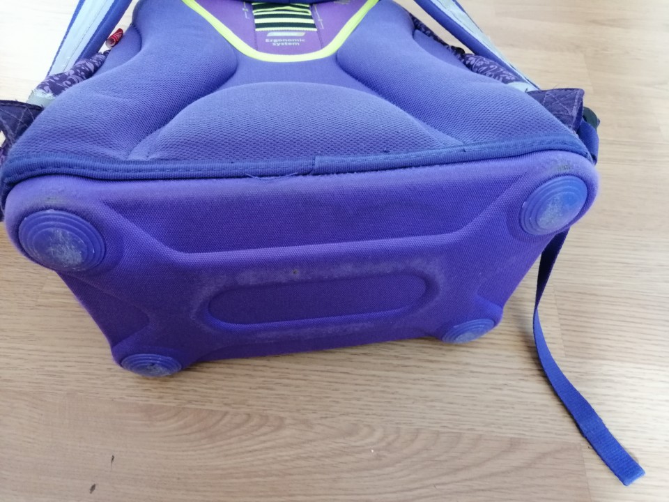Target šolska torba 15 eur, model superlight - foto povečava