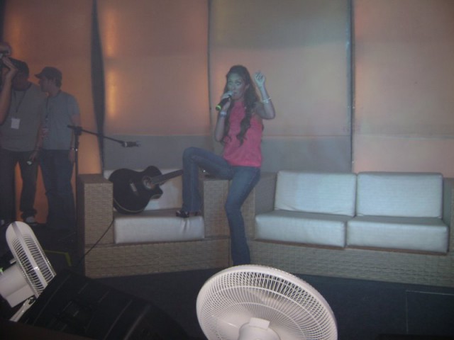 Anahí em Recife, Brasil (08.08.09) - foto