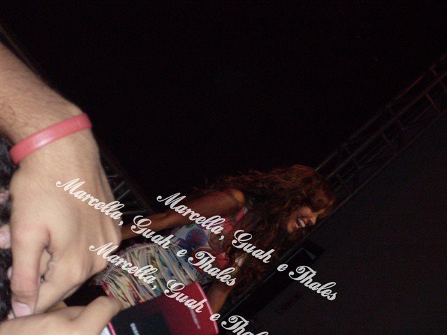 Anahí em Salvador, Brasil (09.08.09) - foto