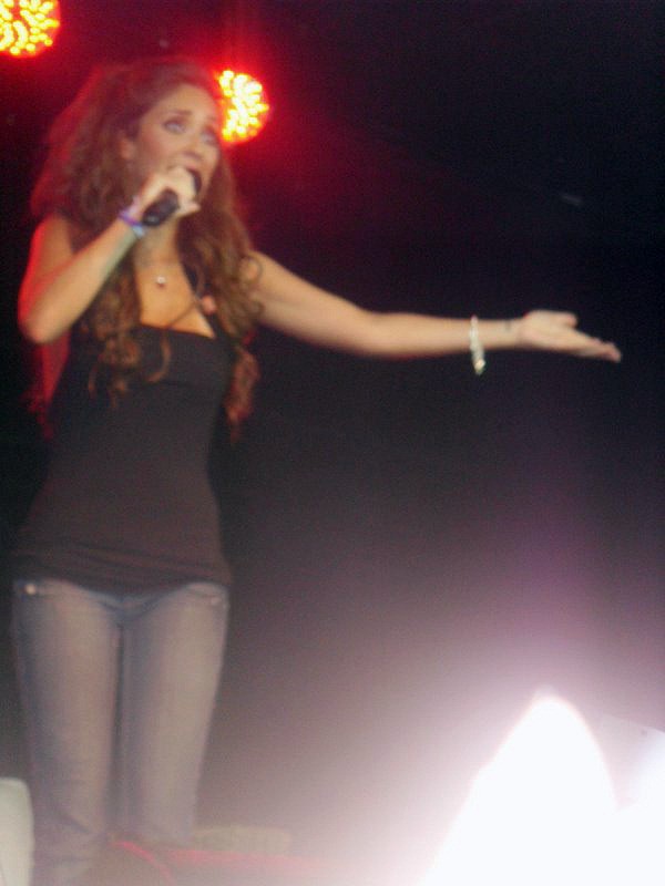 Anahí no Rio de Janeiro, Brasil (10.08.09) - foto povečava