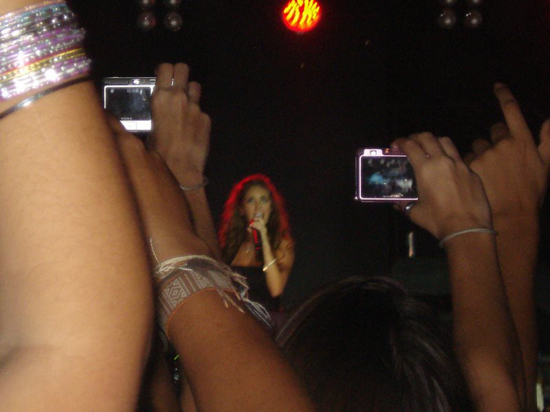 Anahí no Rio de Janeiro, Brasil (10.08.09) - foto povečava