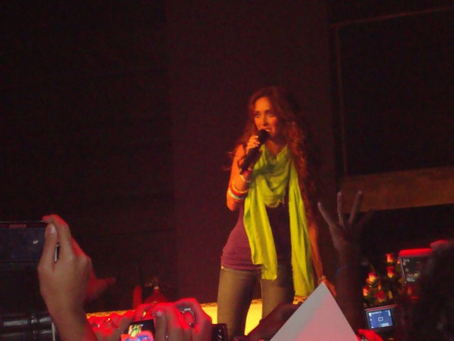 Anahí no Rio de Janeiro, Brasil (11.08.09) - foto