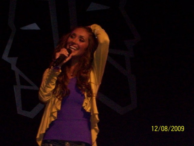 Anahí em Porto Alegre, Brasil (12.08.09) - foto