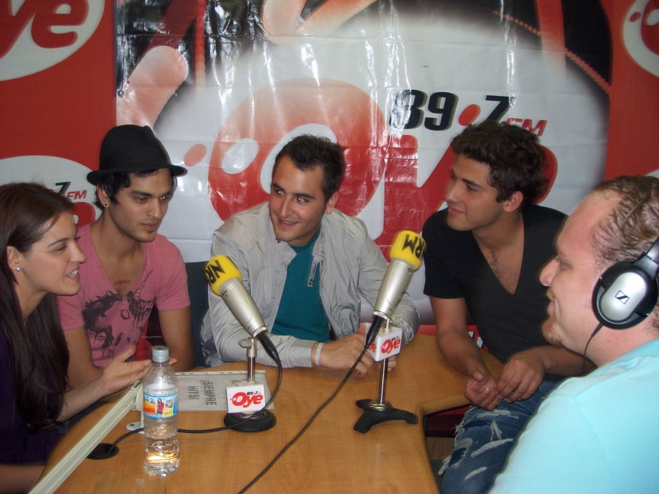 Maite e Reik na rádio Oye 89.7 FM (14.07.09) - foto povečava