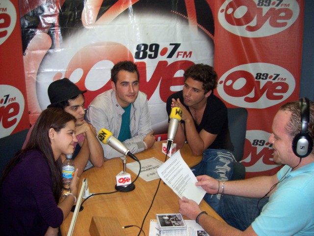 Maite e Reik na rádio Oye 89.7 FM (14.07.09) - foto