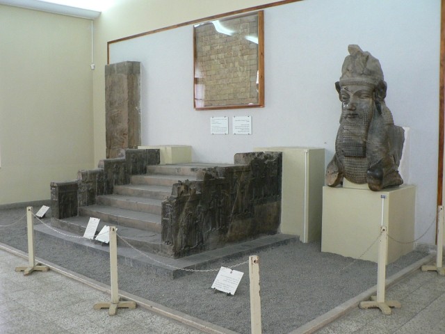 Stopnišče iz Perzepole v Narodnem muzeju.