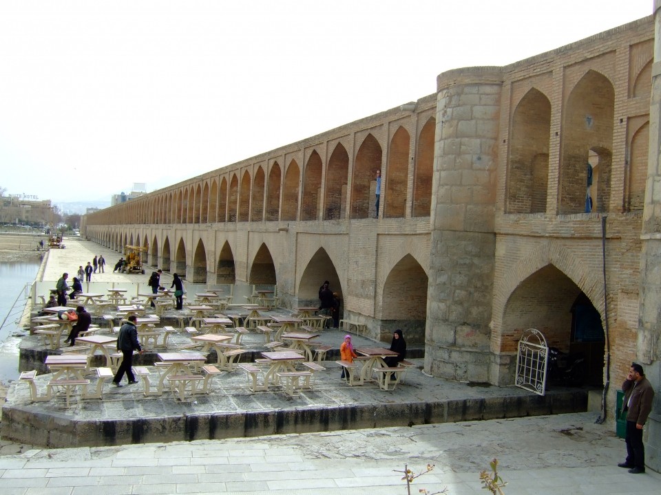 Most Sio-Seh na reki Zajande v Isfahanu.