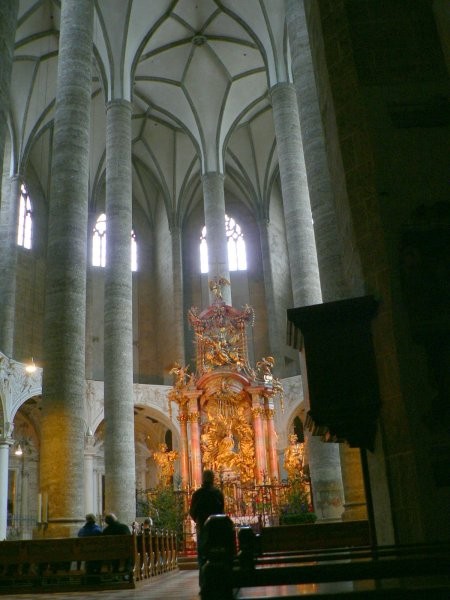Notranjost Frančiškanske cerkve