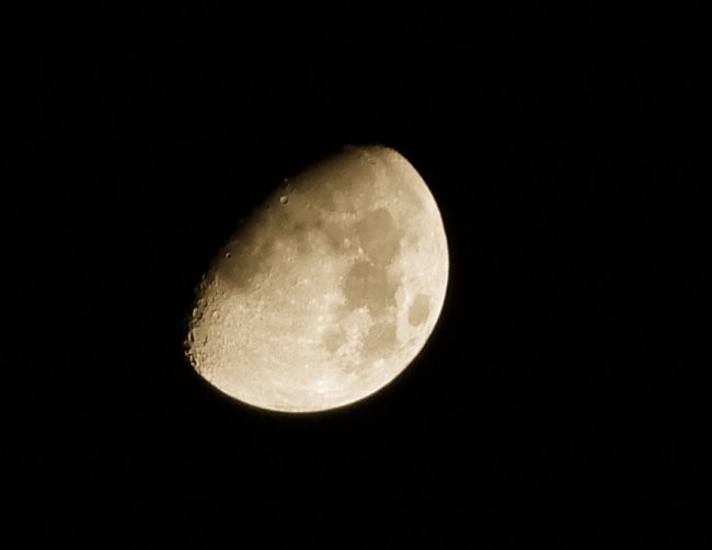 Mesec - foto povečava