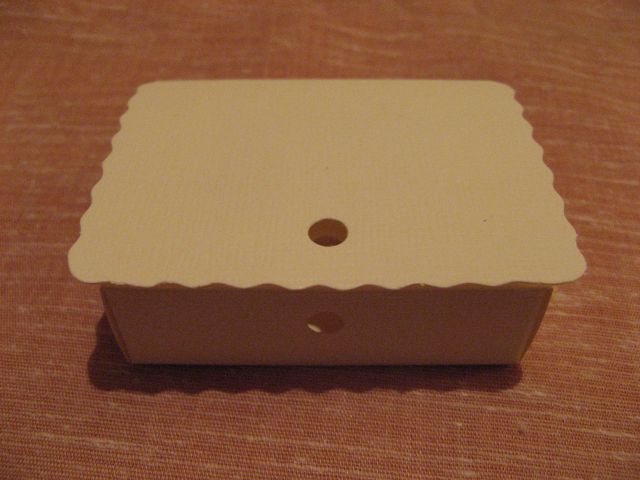 škatlice/osnove za konfete - foto