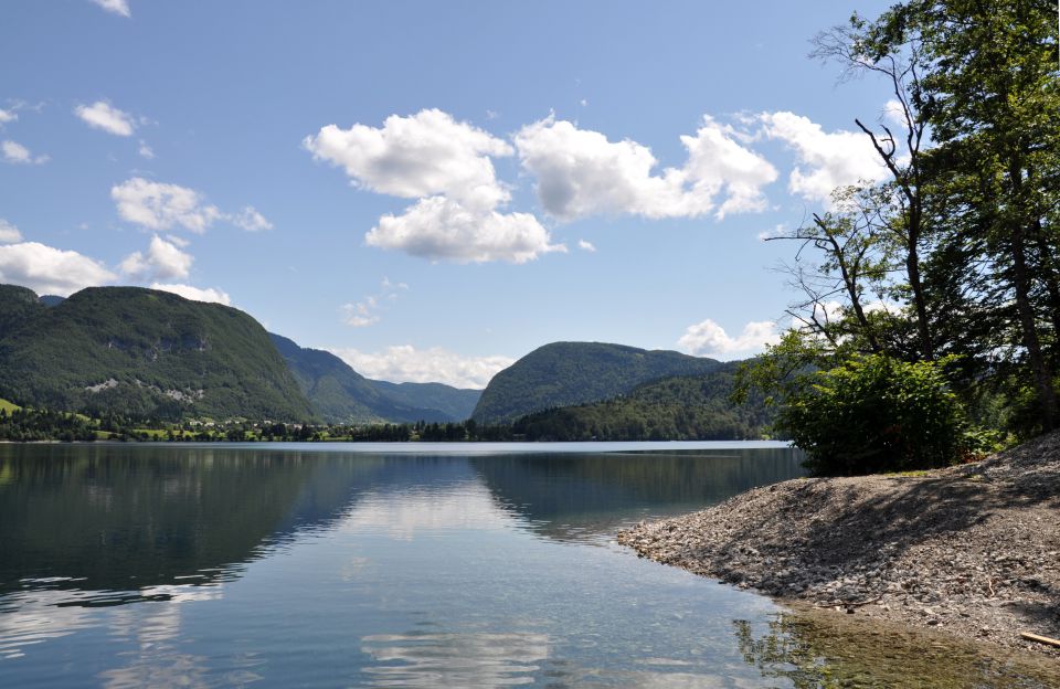 Na obali bohinjskega jezera - foto povečava