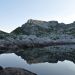 rjavo jezero ob svitu