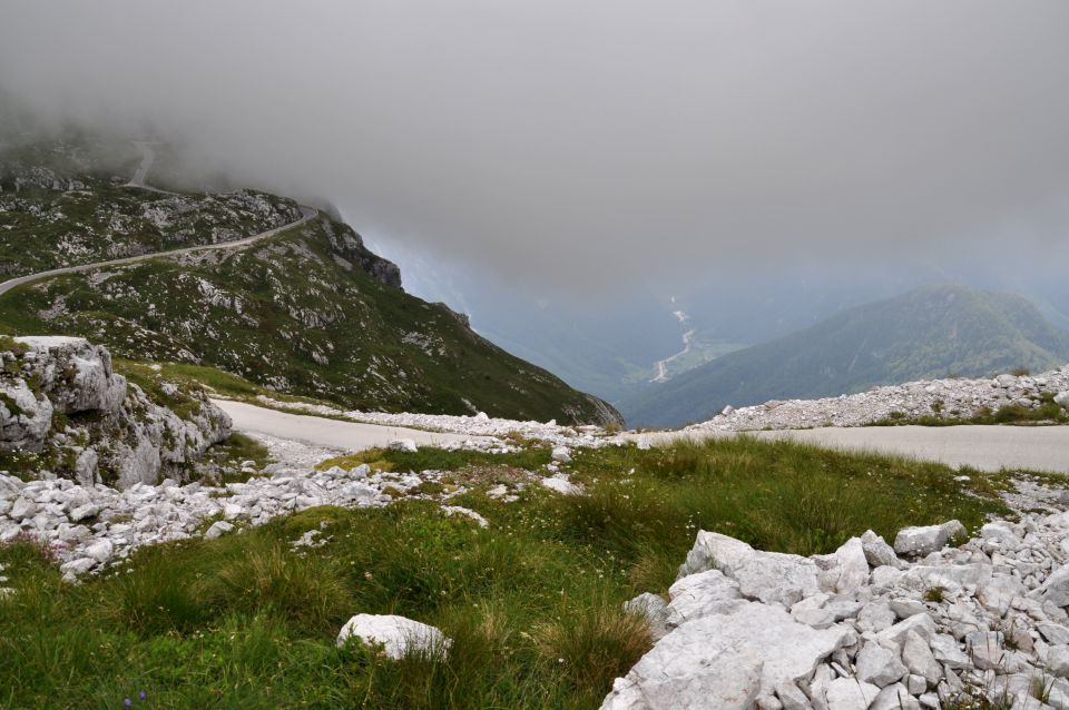 Mangart v megli - foto povečava