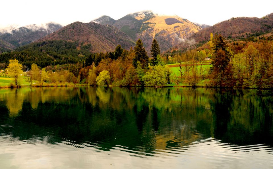 Preddvor in jezero črnava - foto povečava