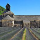 Samotna cistercijanska opatija Senanque