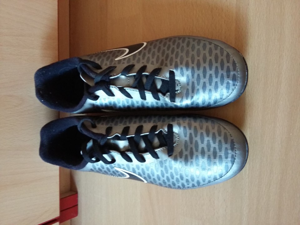 nogometni čevlji, kopačke Nike 36,5